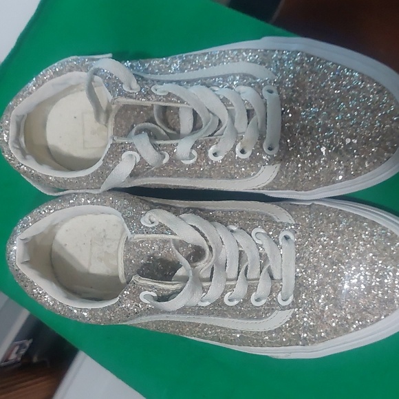 SNEAKER - Picture 2 of 3